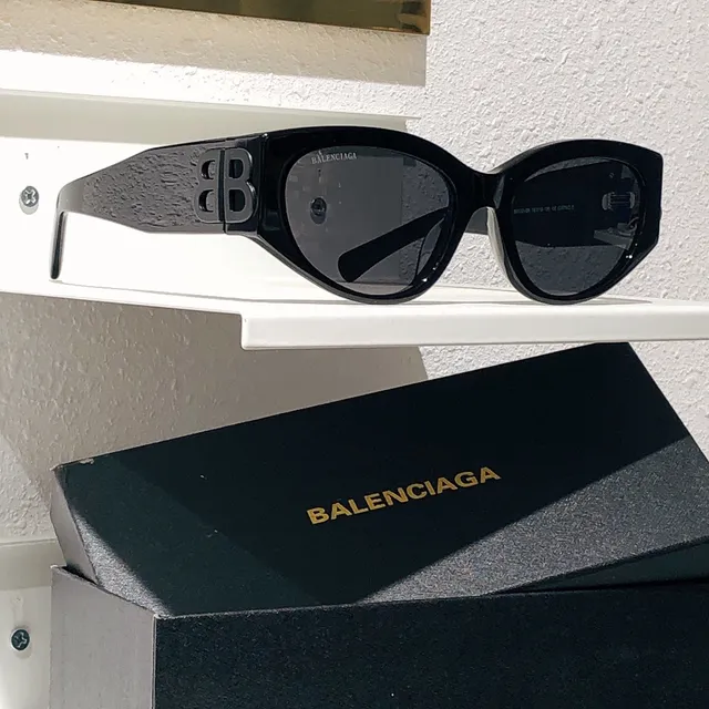 Balenciaga Hourglass نظارات شمسية كات آي أسيتات أبيض 4