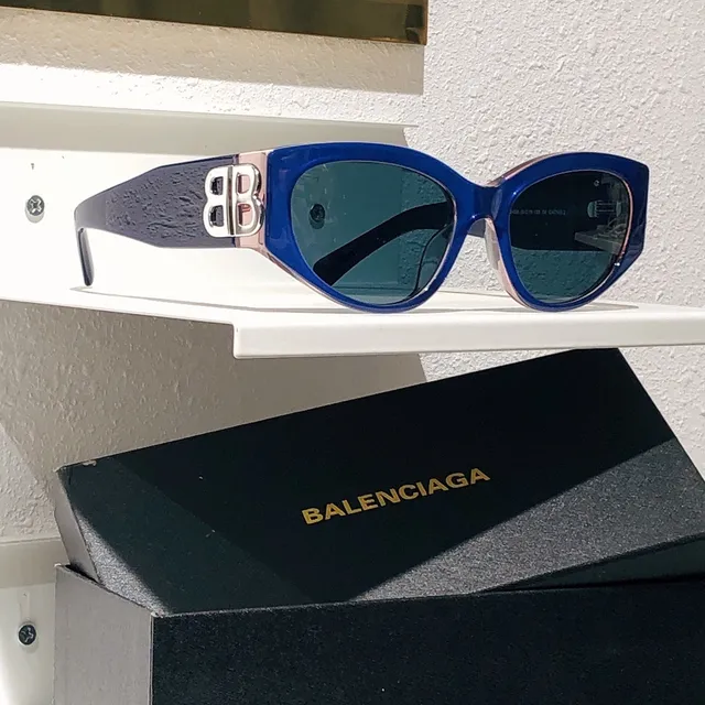 Balenciaga Hourglass نظارات شمسية كات آي أسيتات أبيض 9