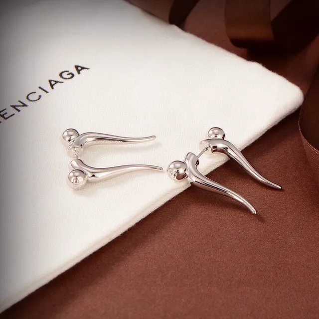 Balenciaga شكل إنسان ذهب فضة مجرد شكل بشري ظل كروي تفاصيل الرأس أقراط 2