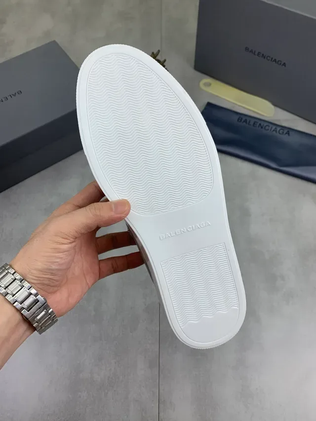 Balenciaga Argent Blanc Métallique Cuir Lacets Plans Largues Sneakers Lifestyle 2