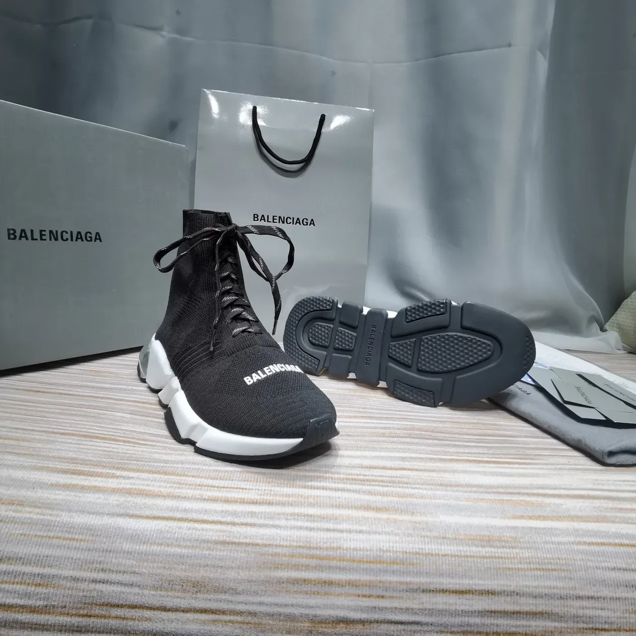 Balenciaga Speed Trainer chaussures lifestyle noir et blanc 8