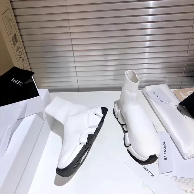 Balenciaga Speed Trainer sneakers lifestyle blanc et noir 2