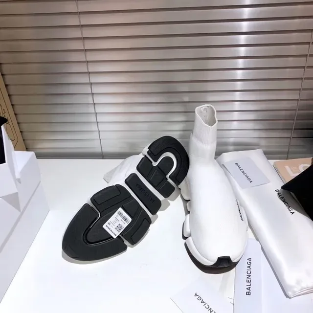 Balenciaga Speed Trainer sneakers lifestyle blanc et noir 7