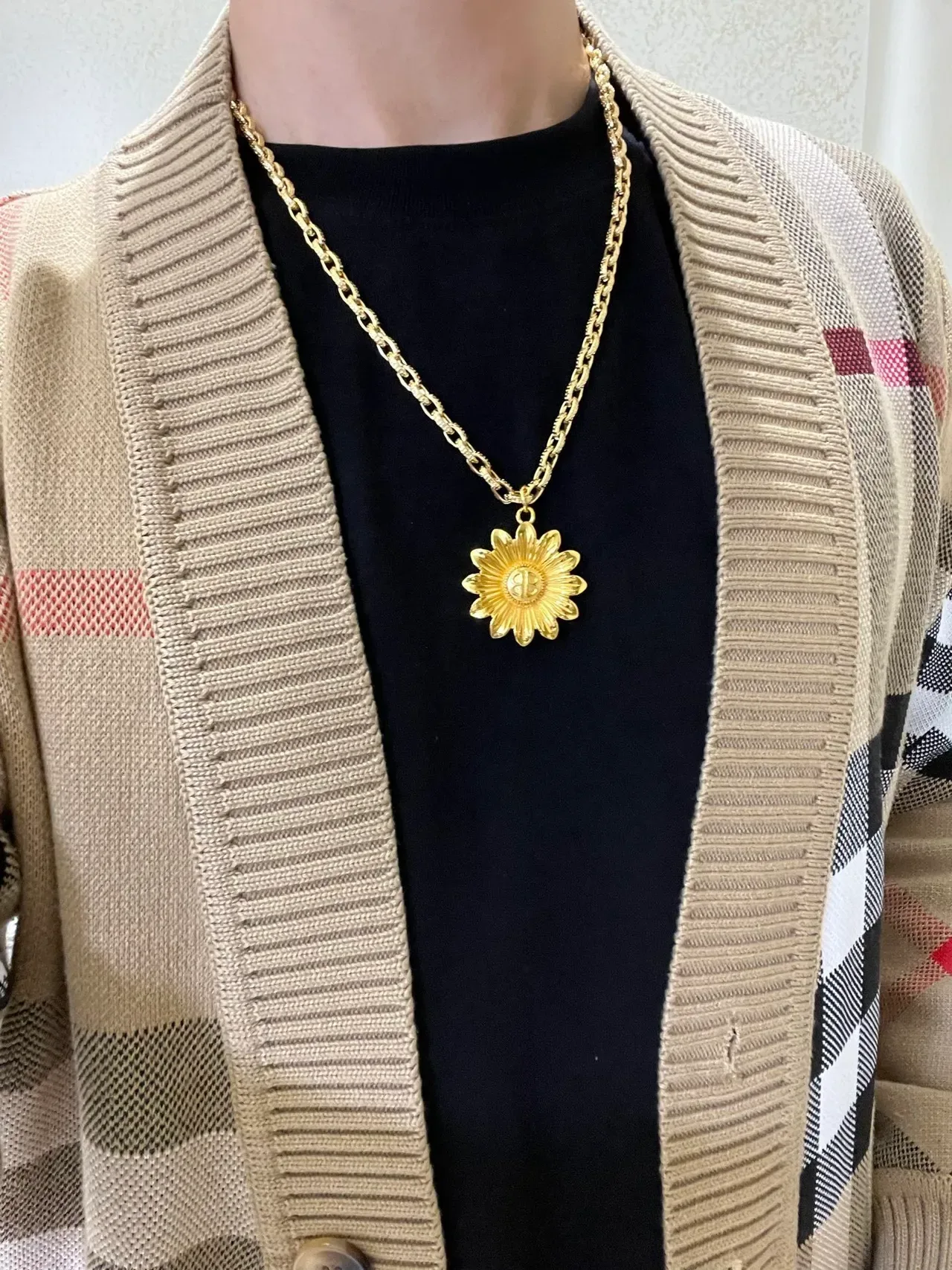 Balenciaga pendentif tournesol collier chaîne or 8