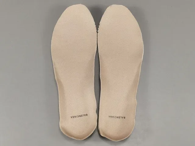 Balenciaga Track Trainer Off-White Graffiti Chunky سينيكرز 3