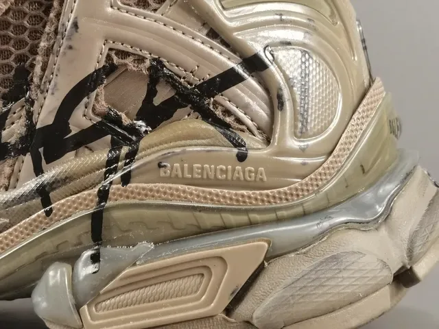 Balenciaga Track Trainer Off-White Graffiti Chunky سينيكرز 6