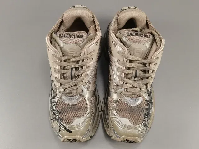 Balenciaga Track Trainer Off-White Graffiti Chunky سينيكرز 16