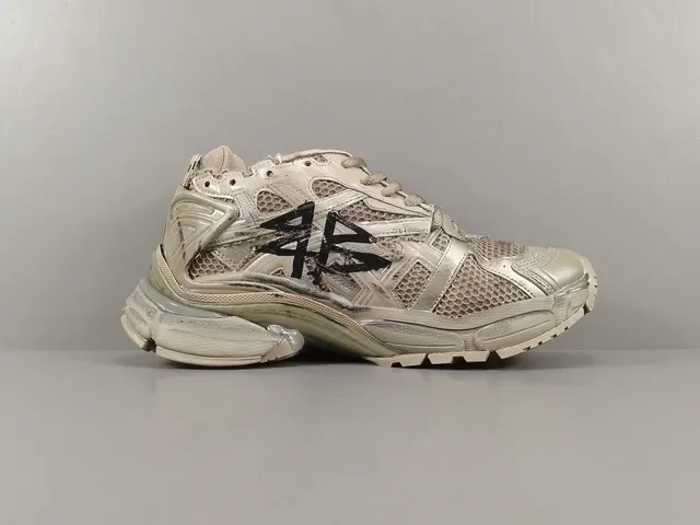 Balenciaga Track Trainer Off-White Graffiti Chunky سينيكرز 18