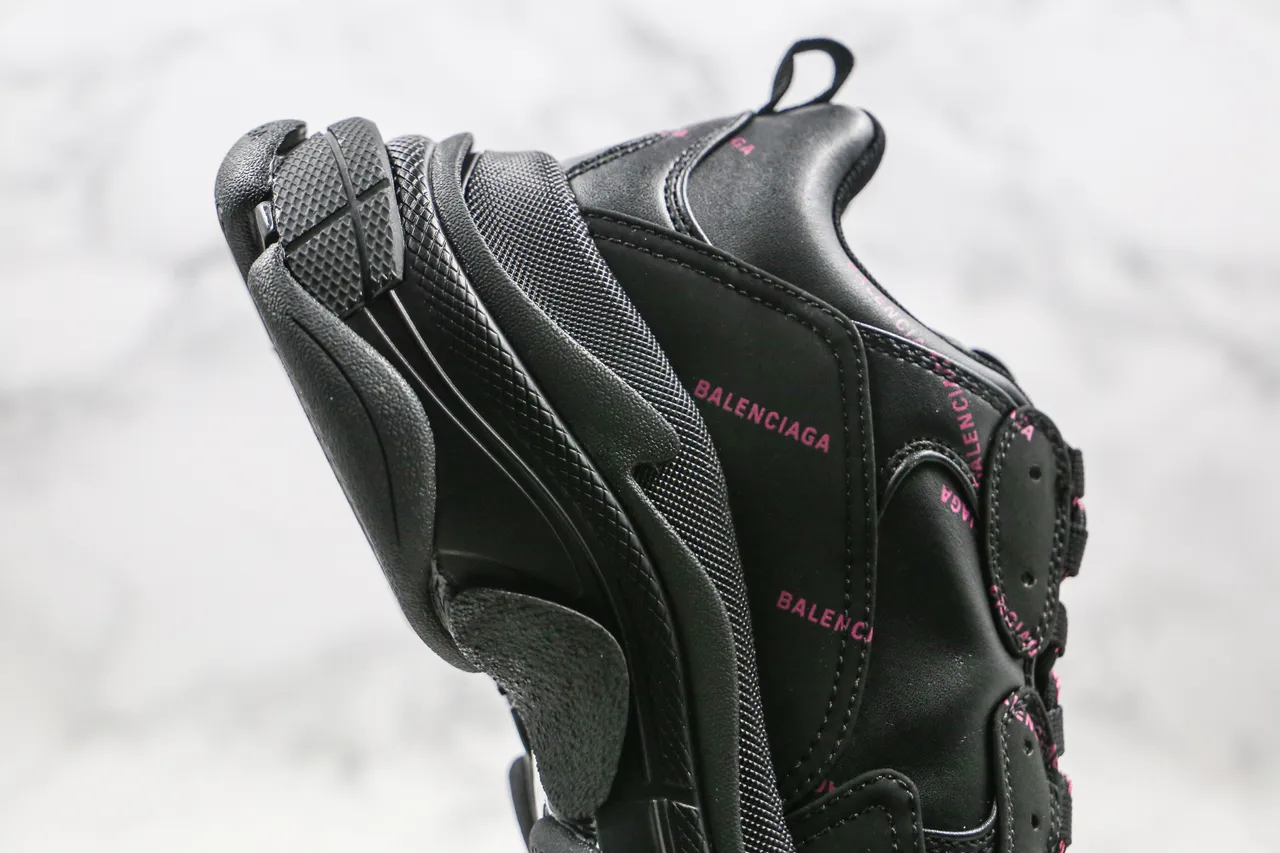 Balenciaga Triple S Black Pink silhouette oversize semelle multi-couche baskets à semelle épaisse 4