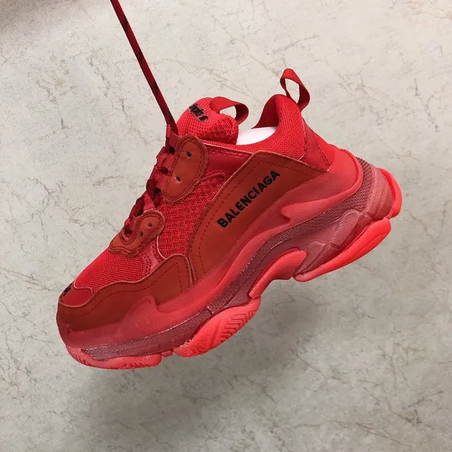 Balenciaga Triple S Sneakers Chunky Rouges 4