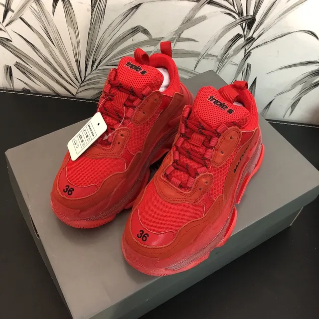 Balenciaga Triple S Sneakers Chunky Rouges 5