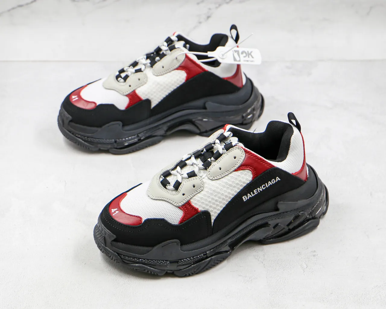 Balenciaga Triple S branco preto vermelho tênis chunky 7