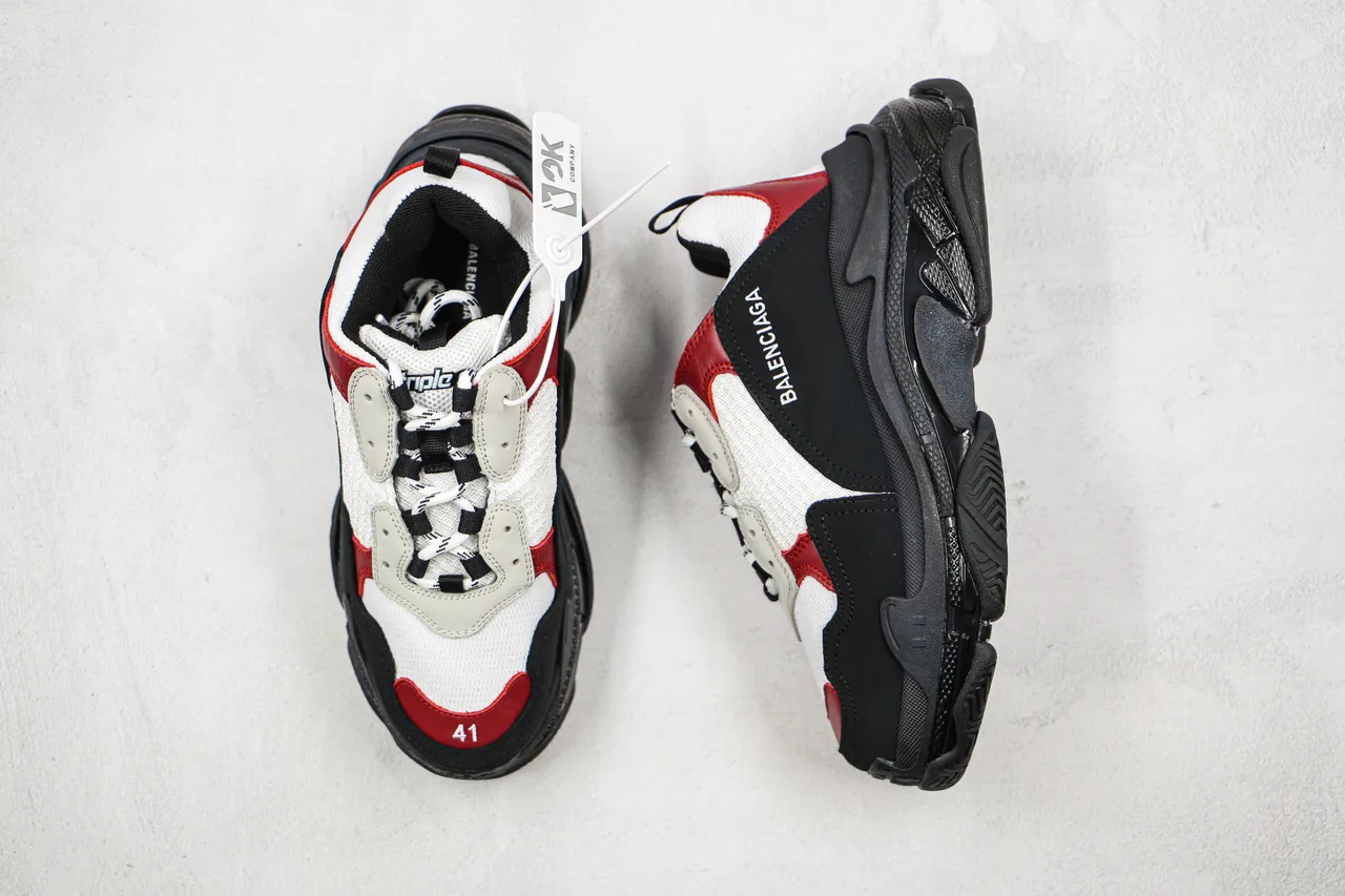 Balenciaga Triple S branco preto vermelho tênis chunky 8