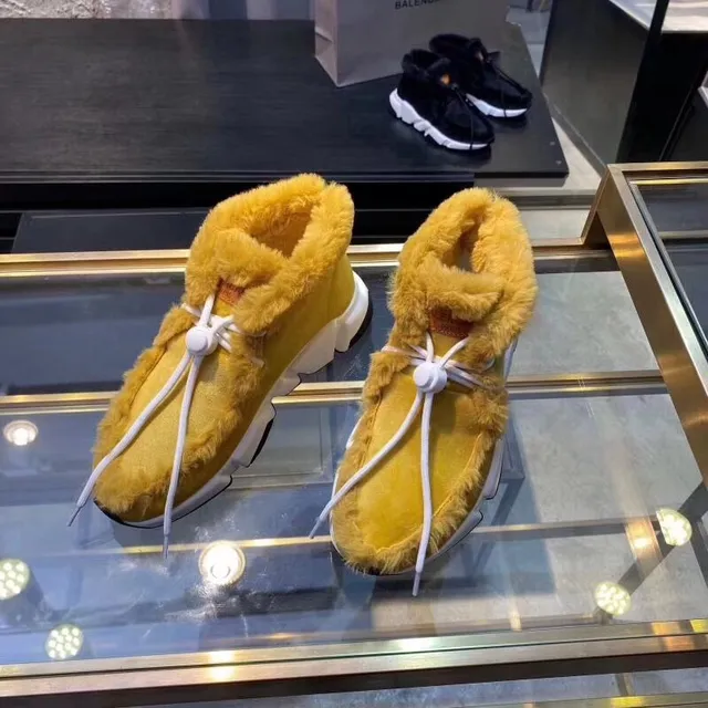 Balenciaga أصفر أبيض فروي كمامة Shearling سولا منحوتة حذاء رياضي سميك 4
