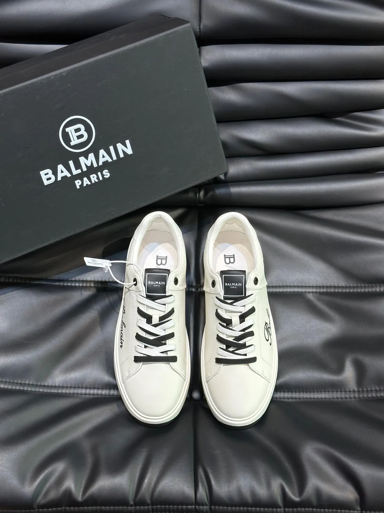 Balmain White Black Low-Top Leather Upper Lifestyle Sneakers 2
