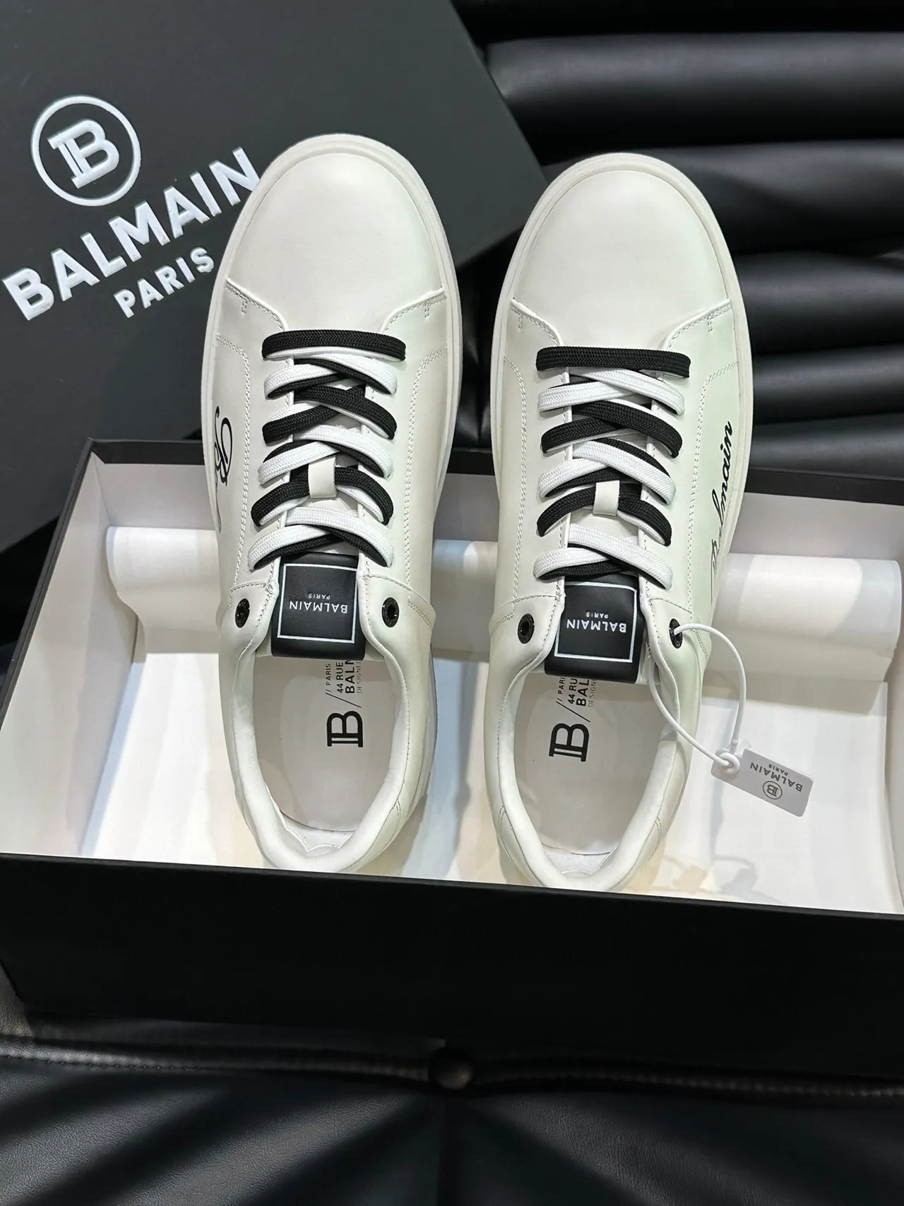 Balmain White Black Low-Top Leather Upper Lifestyle Sneakers 4