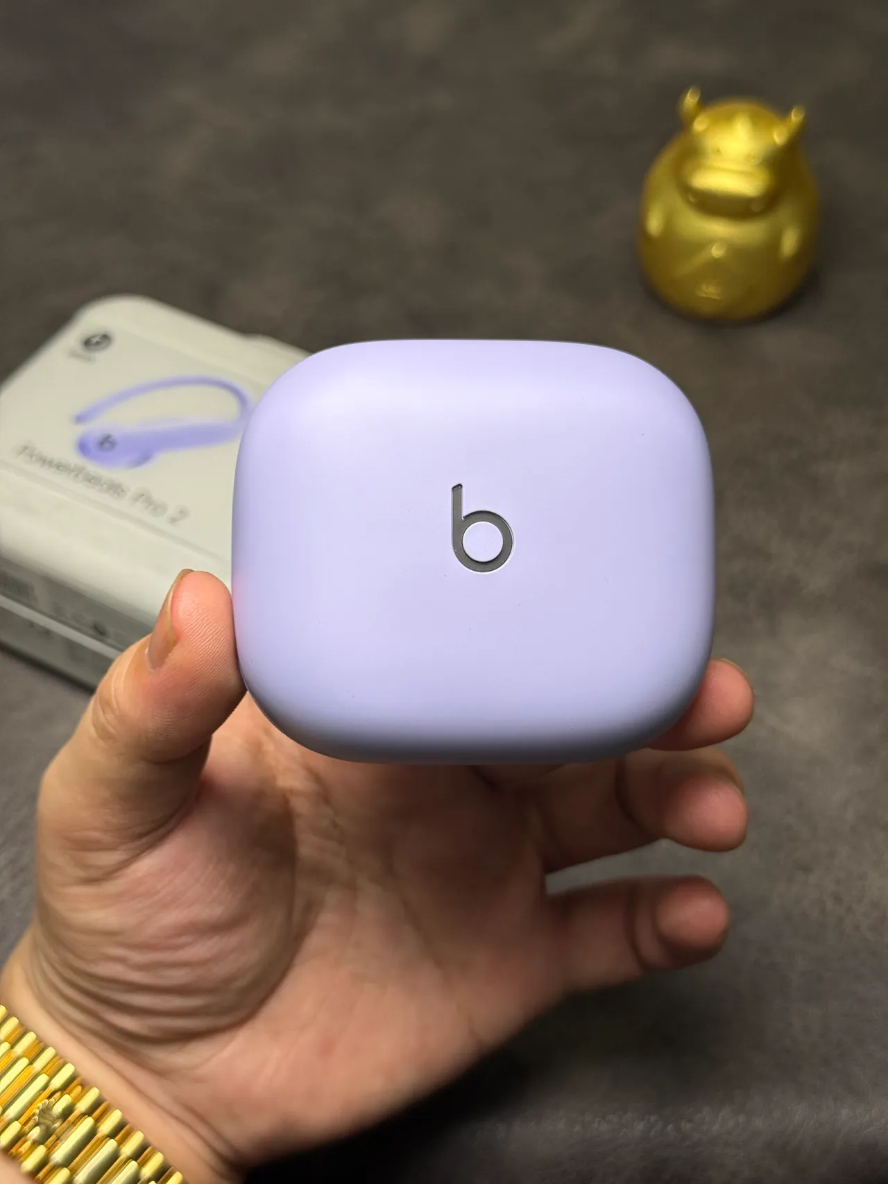 Beats Powerbeats Pro 2 Funda Compacta Cuadrada Púrpura Blanco Acabado Mate Lavanda TWS Auriculares 19