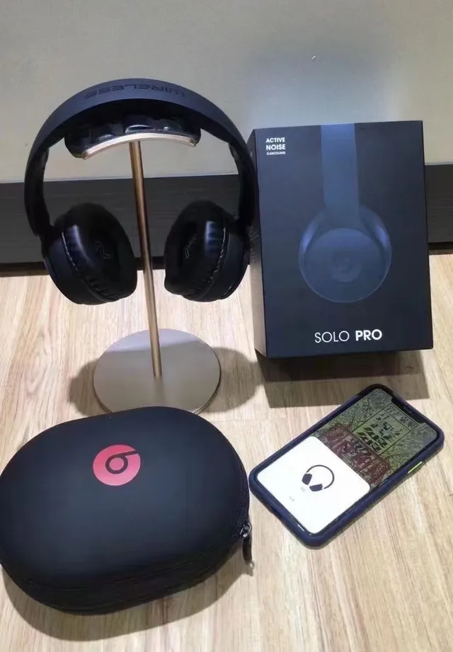 Beats Solo Pro Matte Black Over-Ear Headphones 4