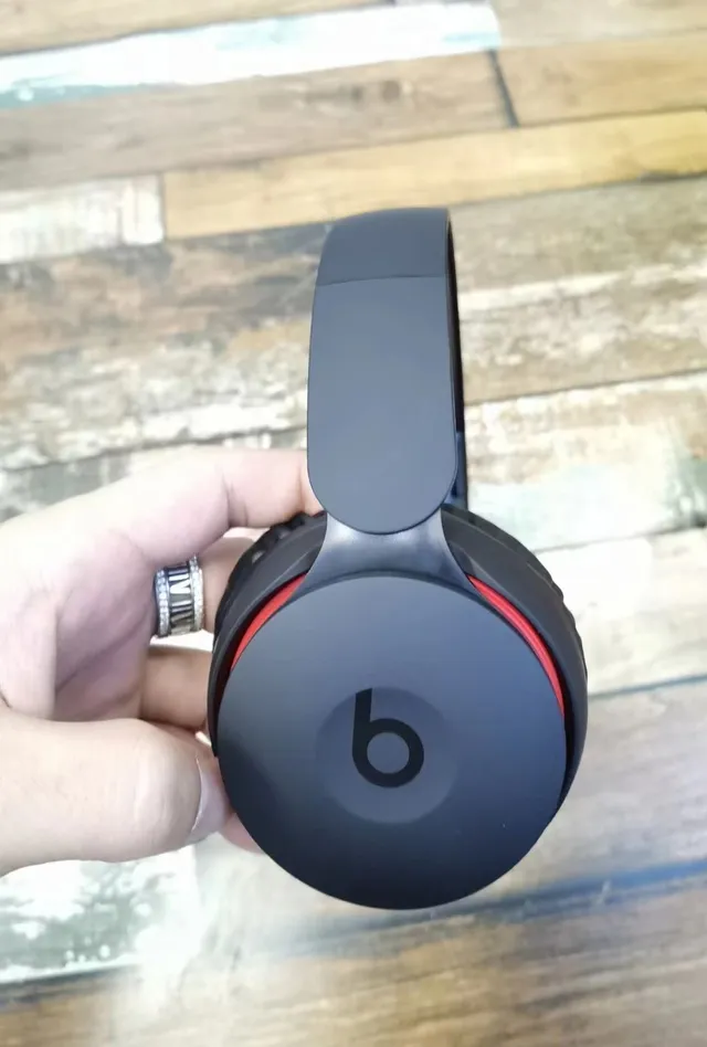 Beats Solo Pro Matte Black Over-Ear Headphones 12