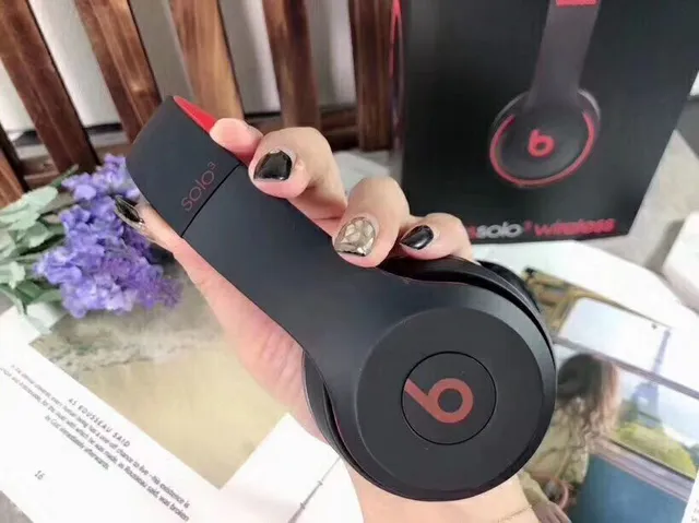 Beats Solo³ Wireless Special Edition Red Over-ear Headphones 10