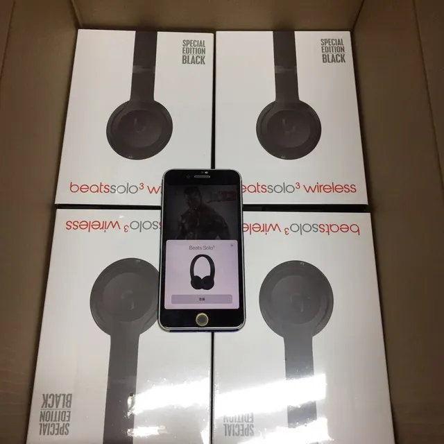 Beats White Wireless Matte Over-ear Headphones 4