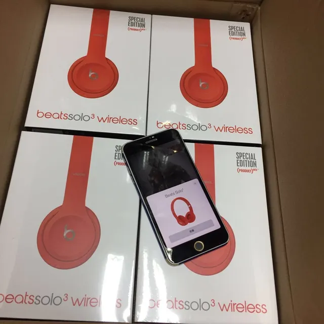 Beats White Wireless Matte Over-ear Headphones 6