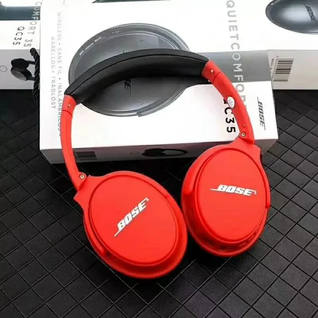 Bose QuietComfort 35 Over-Ear Headphones 11
