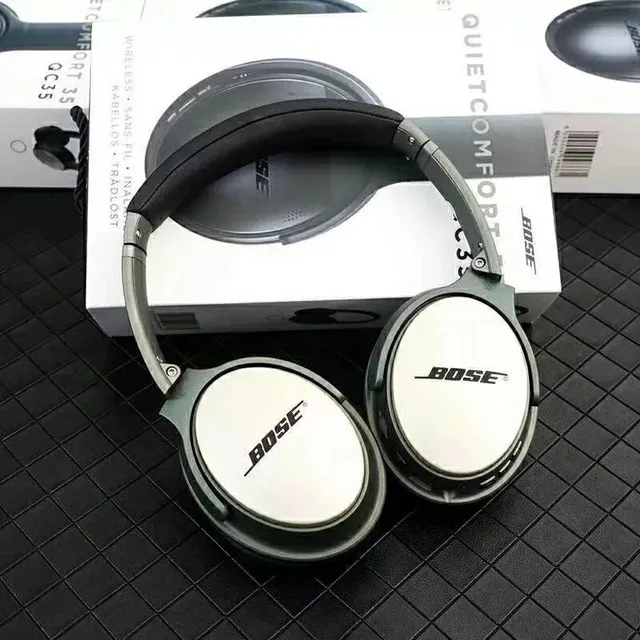 Bose QuietComfort 35 Over-Ear Headphones 12