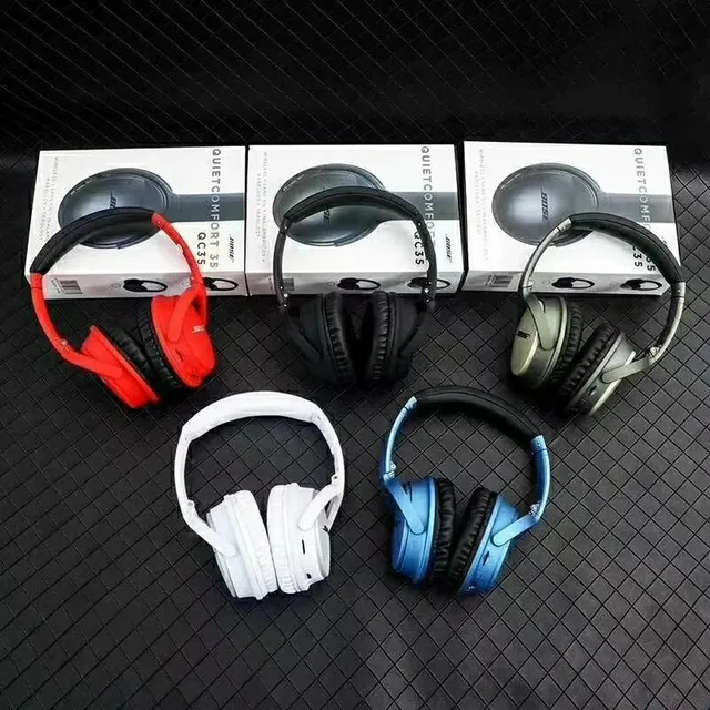 Bose QuietComfort 35 Over-Ear Headphones 14