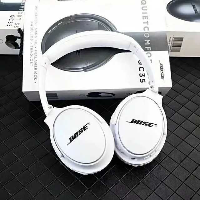 Bose QuietComfort 35 Over-Ear Headphones 16