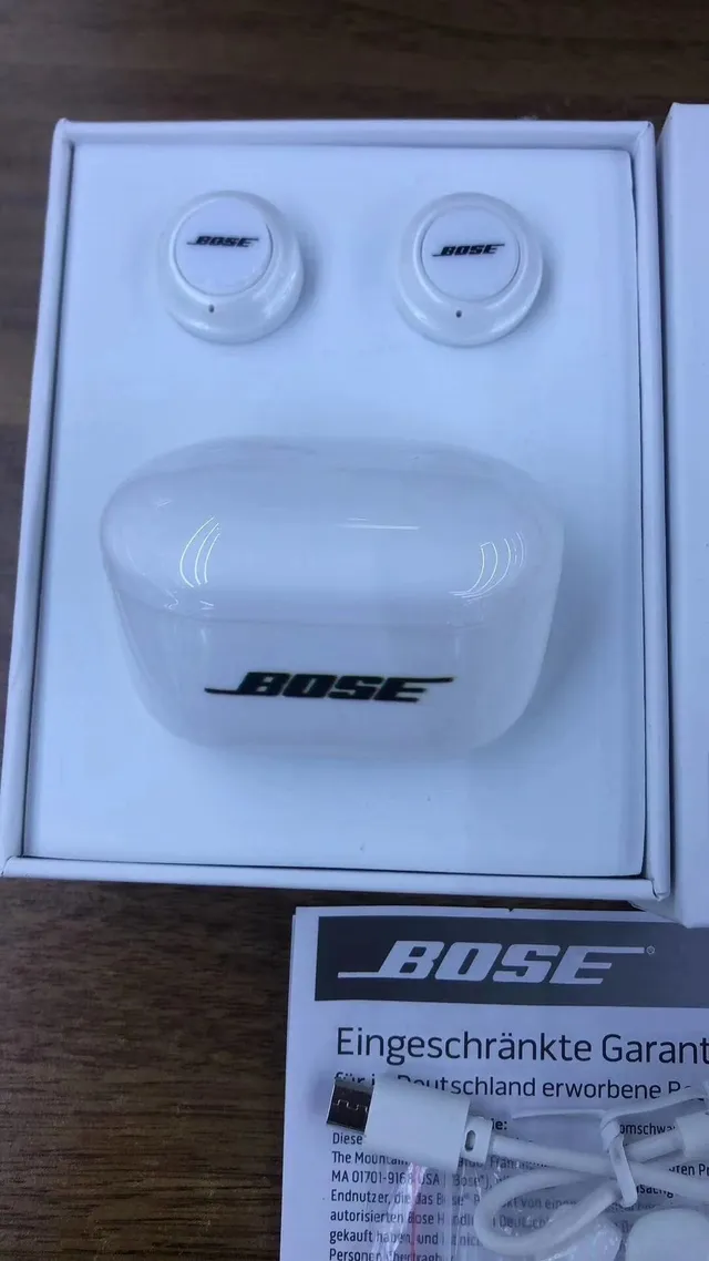 Bose SoundSport Free Black White Compact Oval Charging Case Matte Finish TWS Earbuds 7