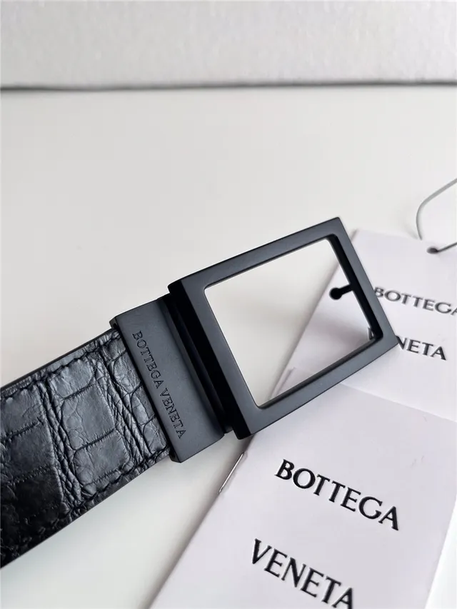 Bottega Veneta Cassette Intrecciato Cinto de couro preto e verde 5