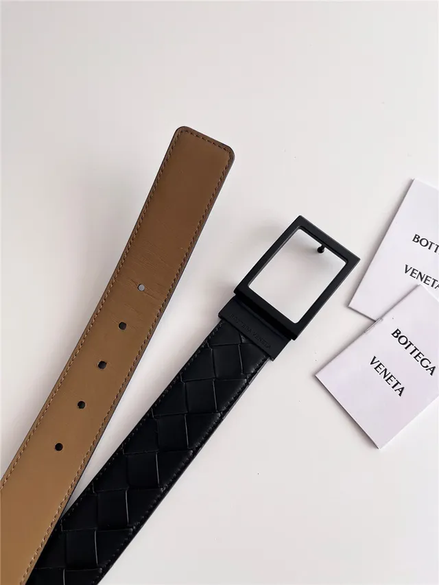 Bottega Veneta Cassette Intrecciato Cinto de couro preto e verde 24