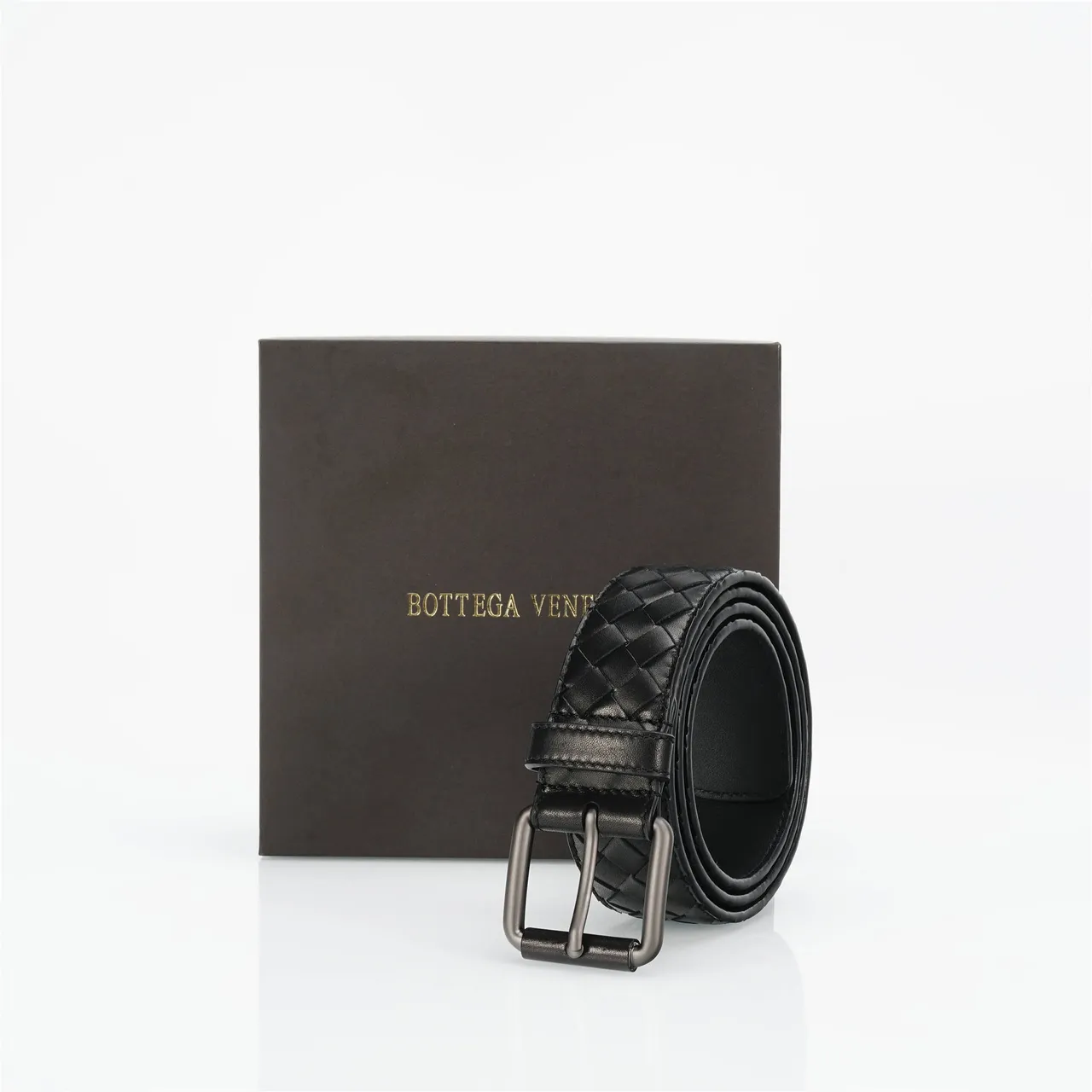 Bottega Veneta Cassette Intrecciato Ceinture en cuir noir 6