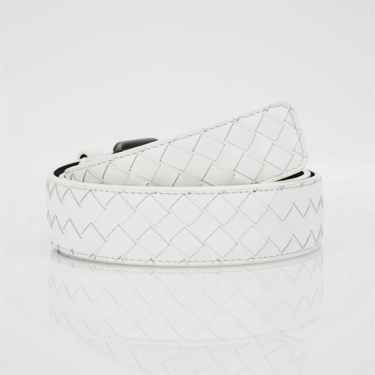 Bottega Veneta Cassette Intrecciato Cinto de couro branco 3