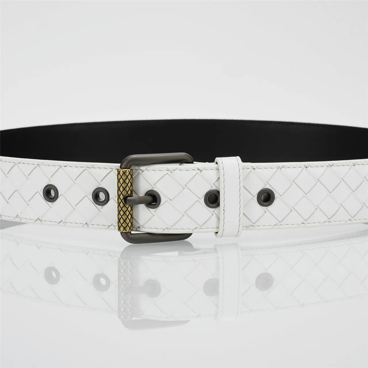 Bottega Veneta Cassette Intrecciato Cinto de couro branco 8