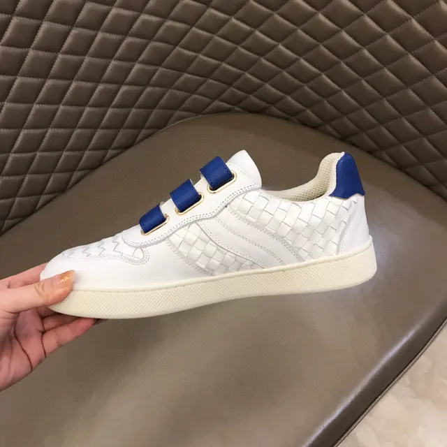 Bottega Veneta Cassette Sneakers Lifestyle en Cuir Tissé Blanc et Bleu 3