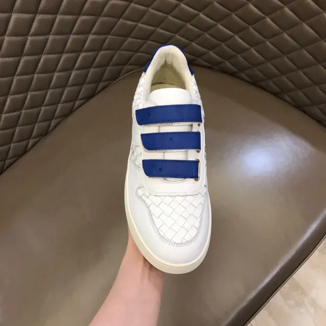 Bottega Veneta Cassette Sneakers Lifestyle en Cuir Tissé Blanc et Bleu 4