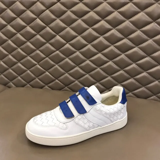 Bottega Veneta Cassette Sneakers Lifestyle en Cuir Tissé Blanc et Bleu 5