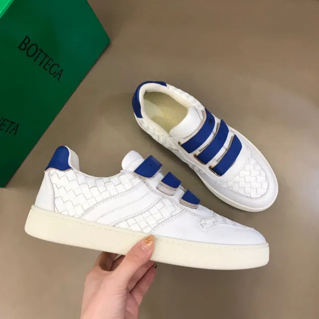 Bottega Veneta Cassette Sneakers Lifestyle en Cuir Tissé Blanc et Bleu 6