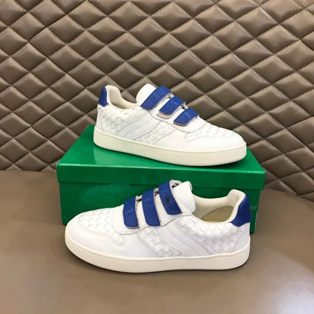 Bottega Veneta Cassette Sneakers Lifestyle en Cuir Tissé Blanc et Bleu 7