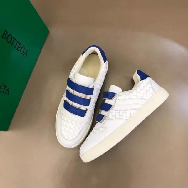 Bottega Veneta Cassette Sneakers Lifestyle en Cuir Tissé Blanc et Bleu 8