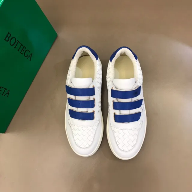 Bottega Veneta Cassette Sneakers Lifestyle en Cuir Tissé Blanc et Bleu 9