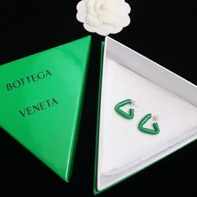 Bottega Veneta Boucles d'Oreilles Hoop Ouvertes Géométriques Vertes 5