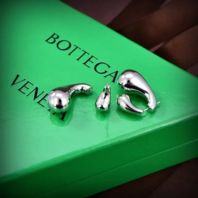 Bottega Veneta Sardine Asymmetrical Teardrop Polished Gold and Silver Earrings 3