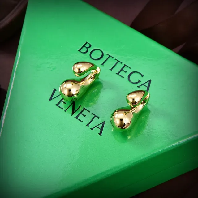 Bottega Veneta Sardine Asymmetrical Teardrop Polished Gold and Silver Earrings 7