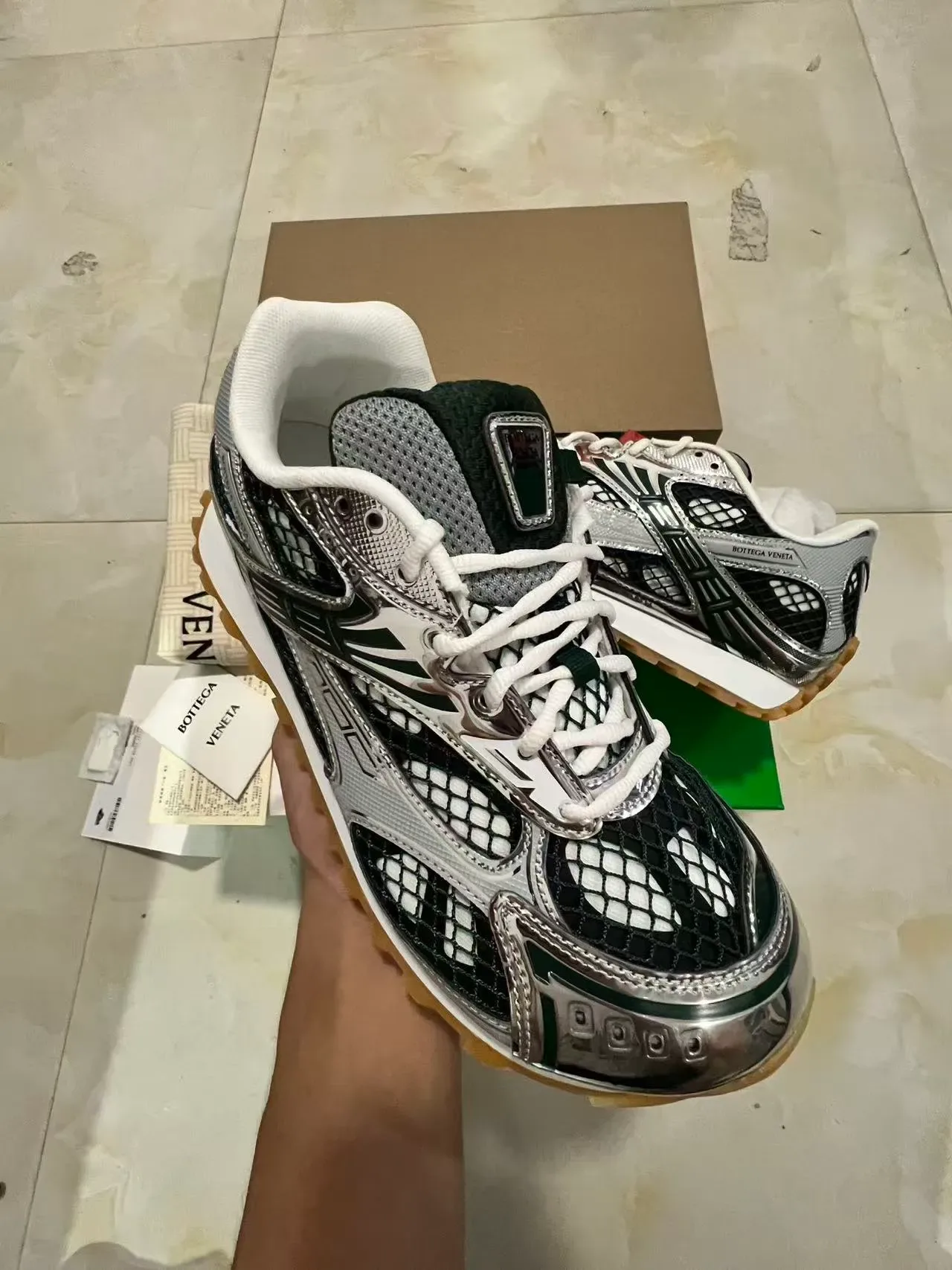 Bottega Veneta Argent Noir Métallique Cage Superposition Panneaux Grille-Mesh Ventilation Sneakers Lifestyle 2