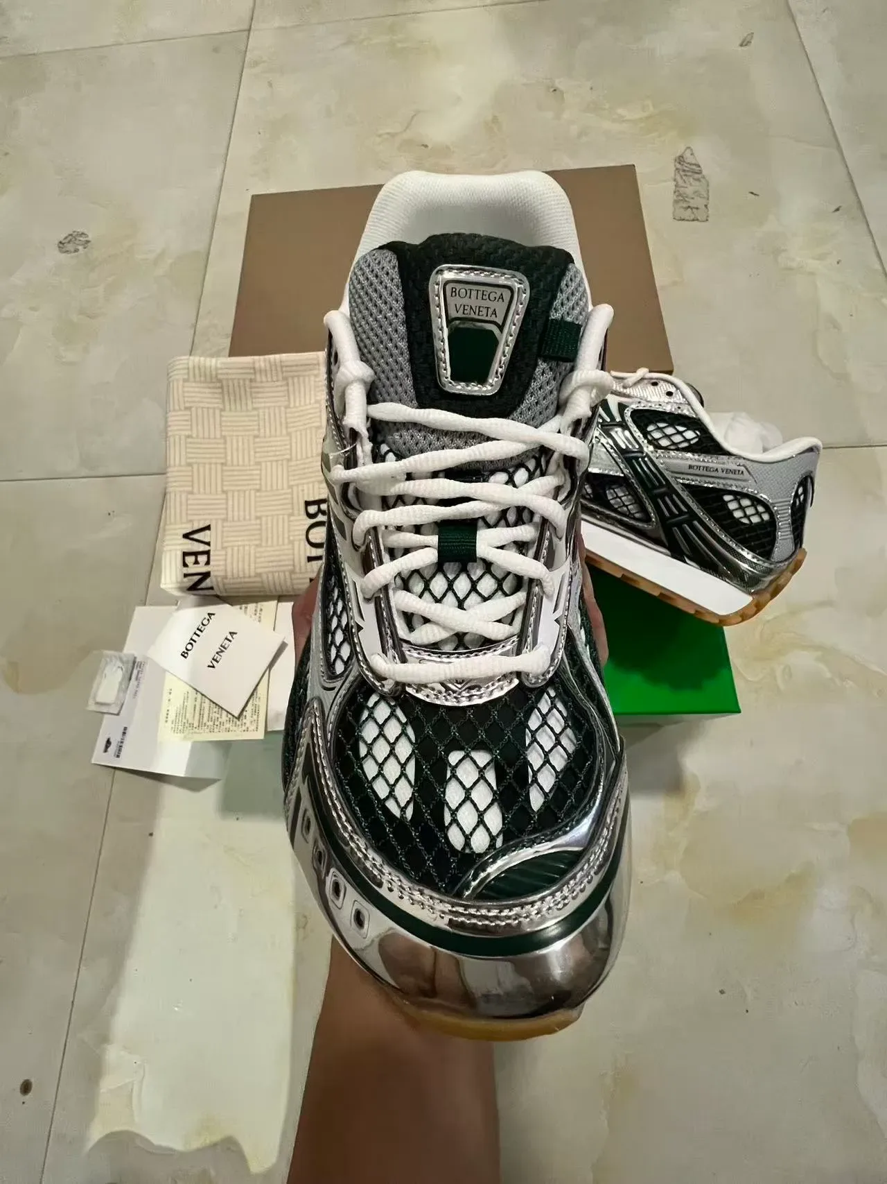 Bottega Veneta Argent Noir Métallique Cage Superposition Panneaux Grille-Mesh Ventilation Sneakers Lifestyle 3
