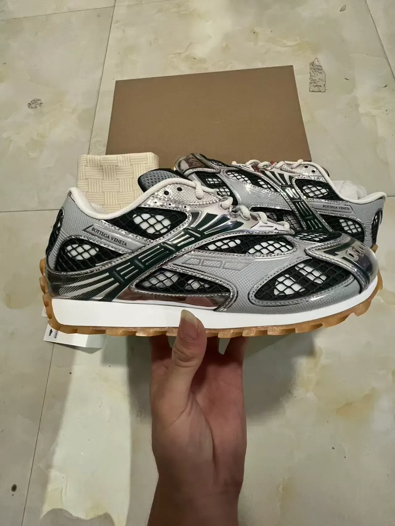 Bottega Veneta Argent Noir Métallique Cage Superposition Panneaux Grille-Mesh Ventilation Sneakers Lifestyle 7