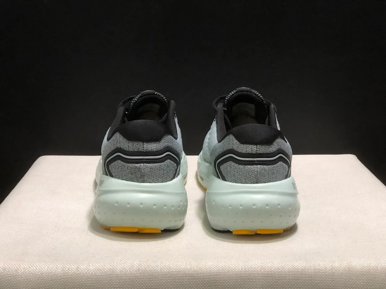 Brooks Glycerin Cinza claro e hortelã Tênis de corrida 4